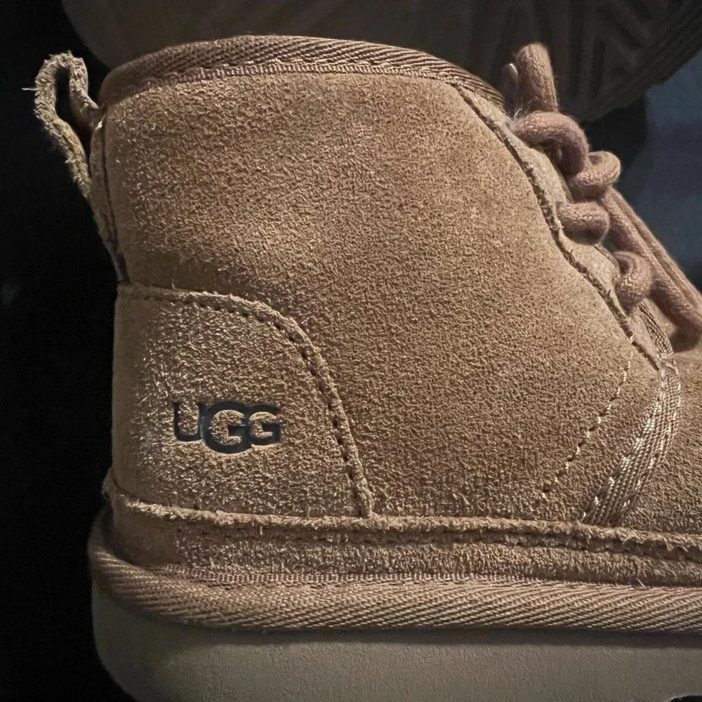 Little kids size 10 UGGS Neumel II Boots